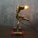 MetalFun (Metal Fun) Steampunk Skateboarding Pipe Robot Table Lamp (2)